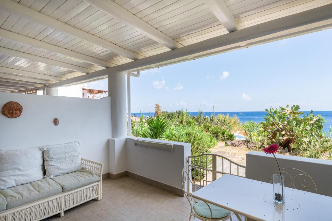 Villa Ginestra Sulla Spiaggia Di Стромболі Екстер'єр фото