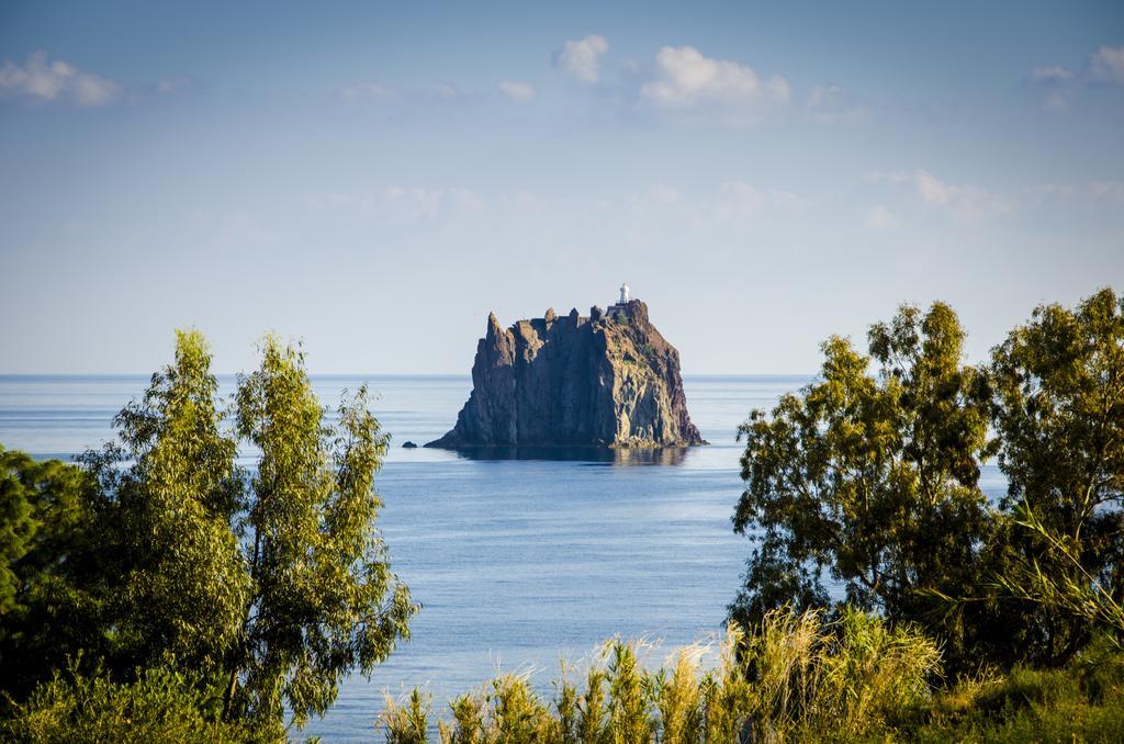 Villa Ginestra Sulla Spiaggia Di Стромболі Номер фото